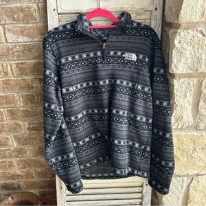 The North Face Tsillan Mens Large 1/4 Zip Sweatshirt Black Gray Fair Isle Print.